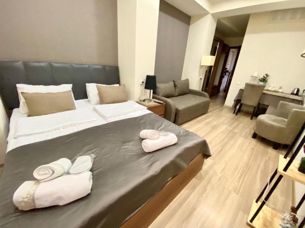 Hotel Terrace ティビリシ エクステリア 写真