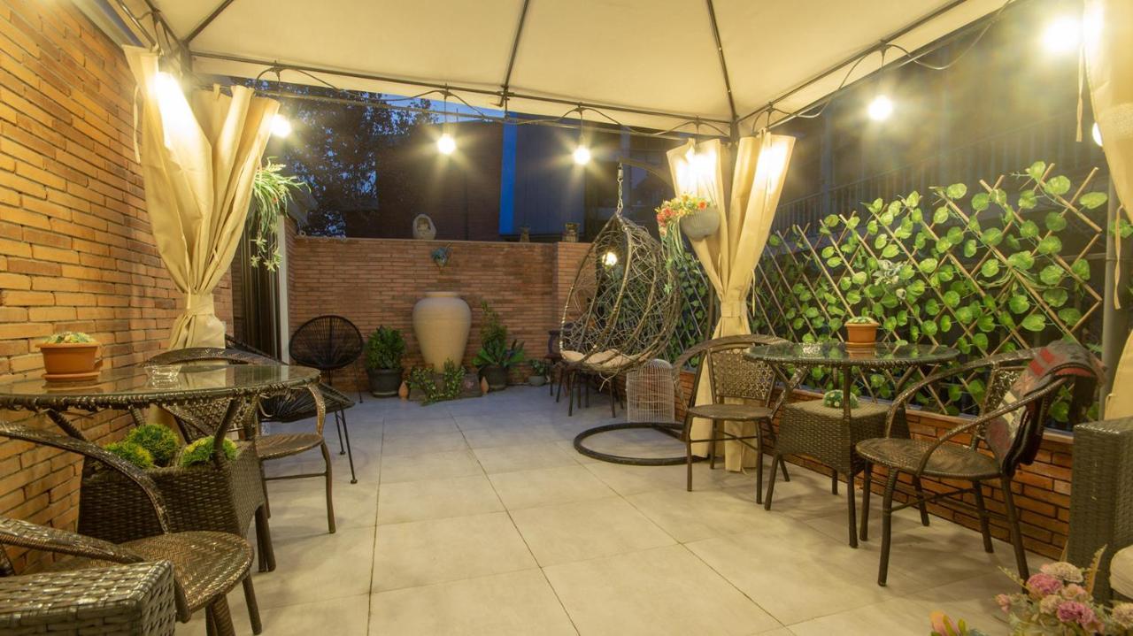 Hotel Terrace ティビリシ エクステリア 写真